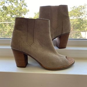 Toms ankle booties sz. 6
